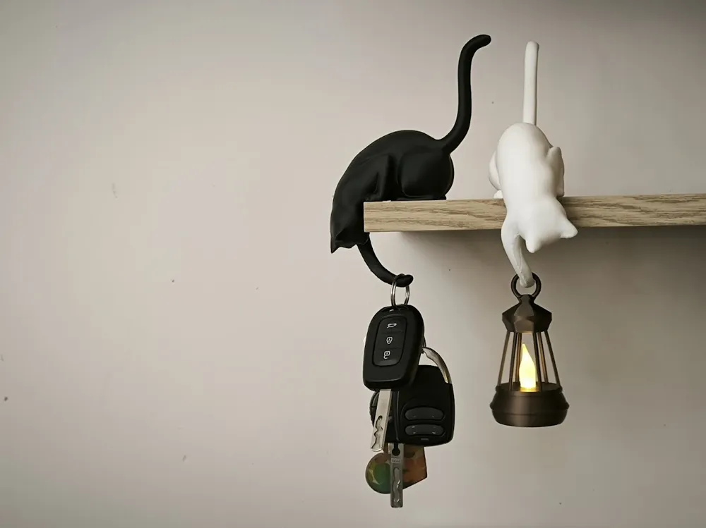 Curious Cat Shelf Sitter & Lantern Hook