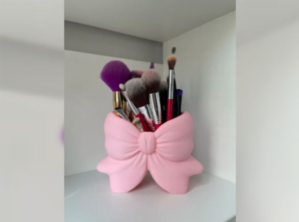 Bow Makeup Brush Organizer