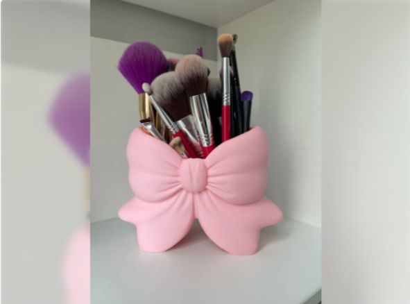 Bow Makeup Brush Organizer