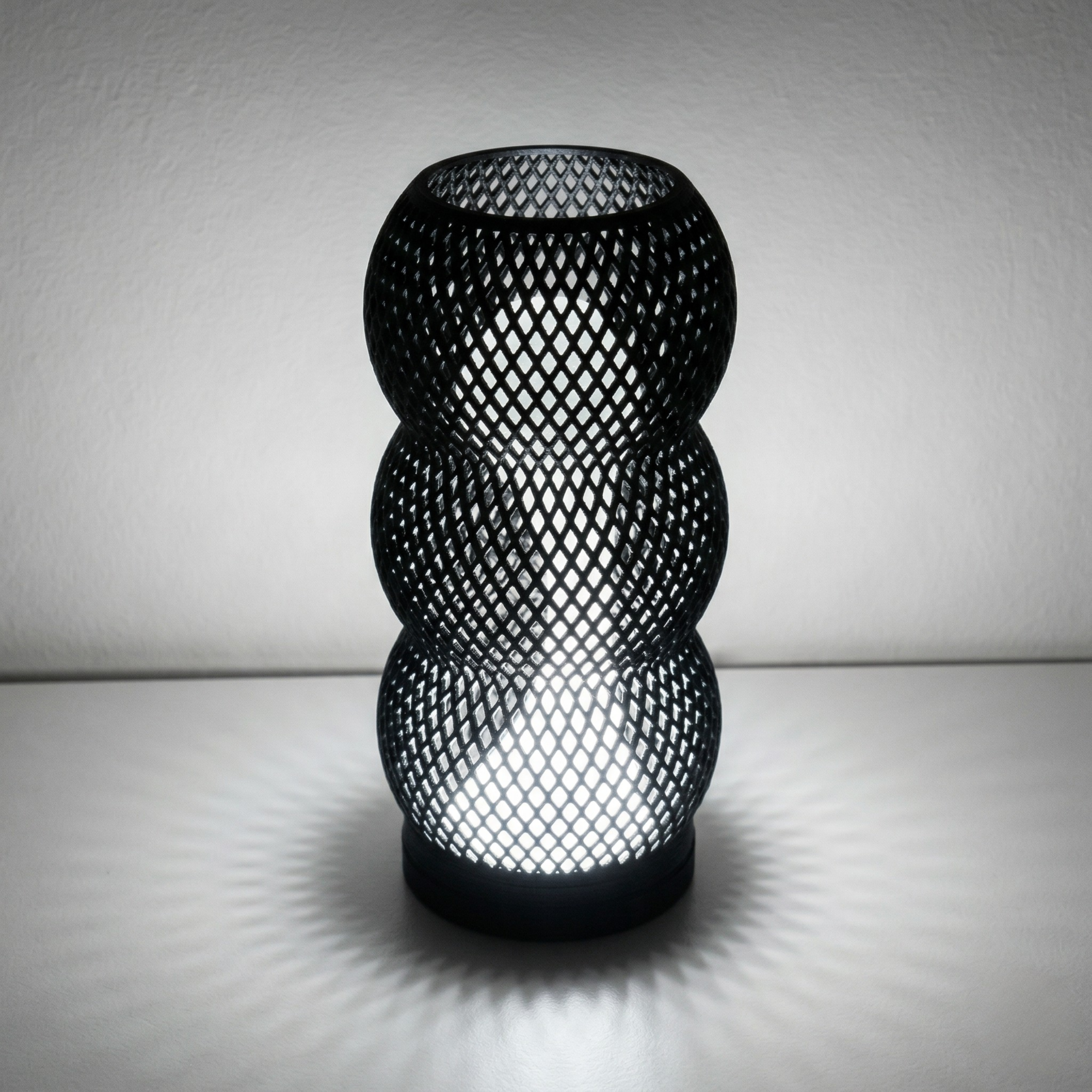 3D Printed Lava Drop Ambient Lamp - Intricate Mesh Design (Black / White)