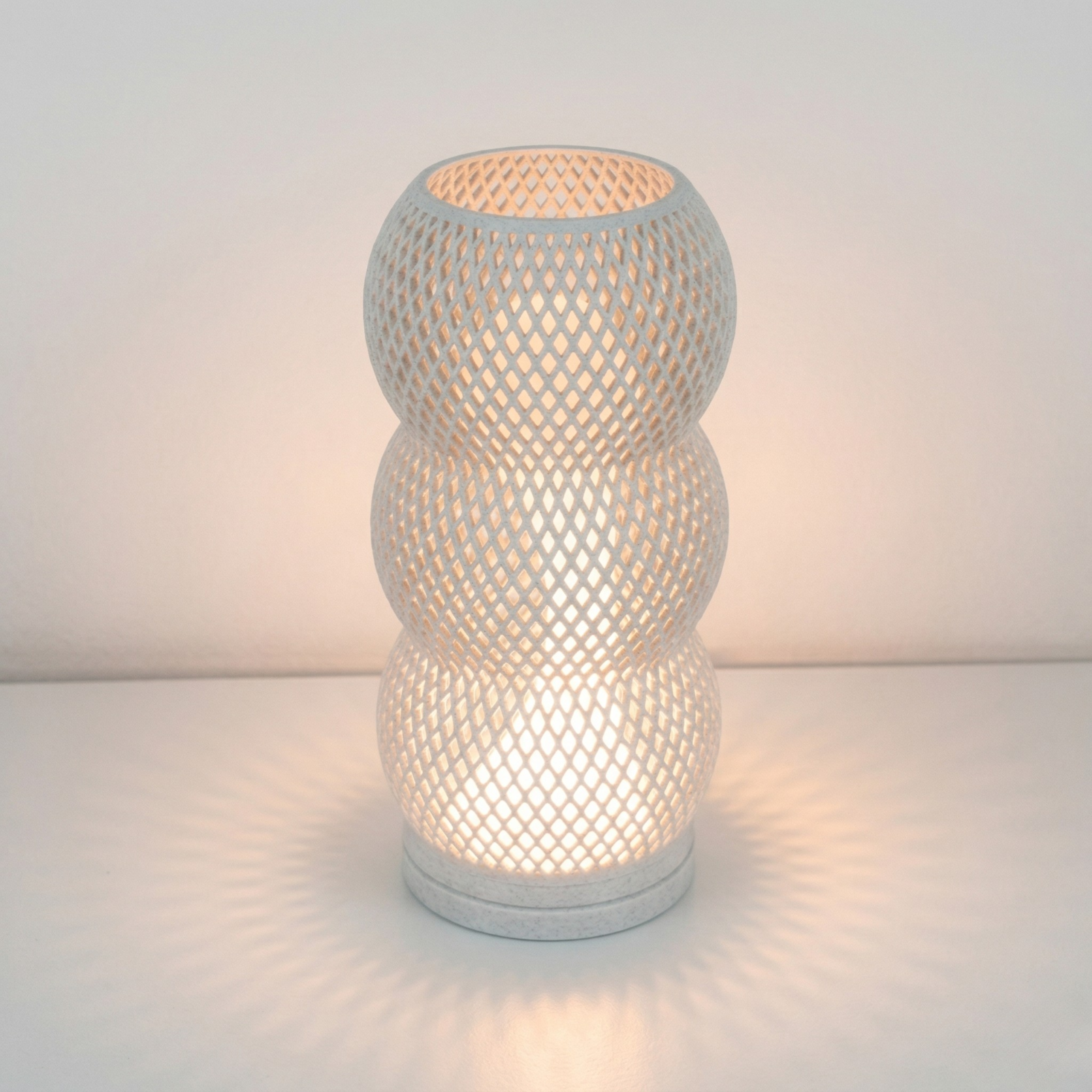 3D Printed Lava Drop Ambient Lamp - Intricate Mesh Design (Black / White)