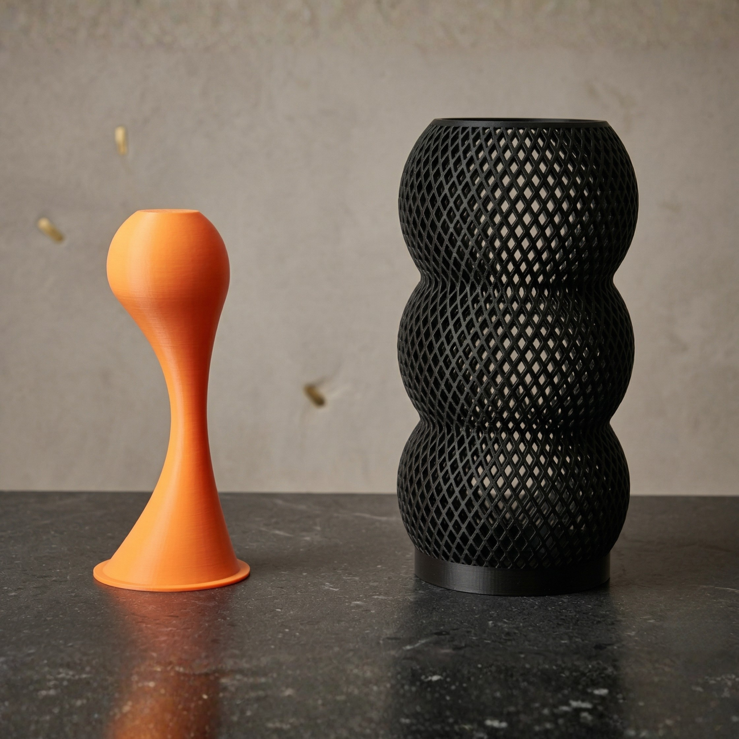 3D Printed Lava Drop Ambient Lamp - Intricate Mesh Design (Black / White)