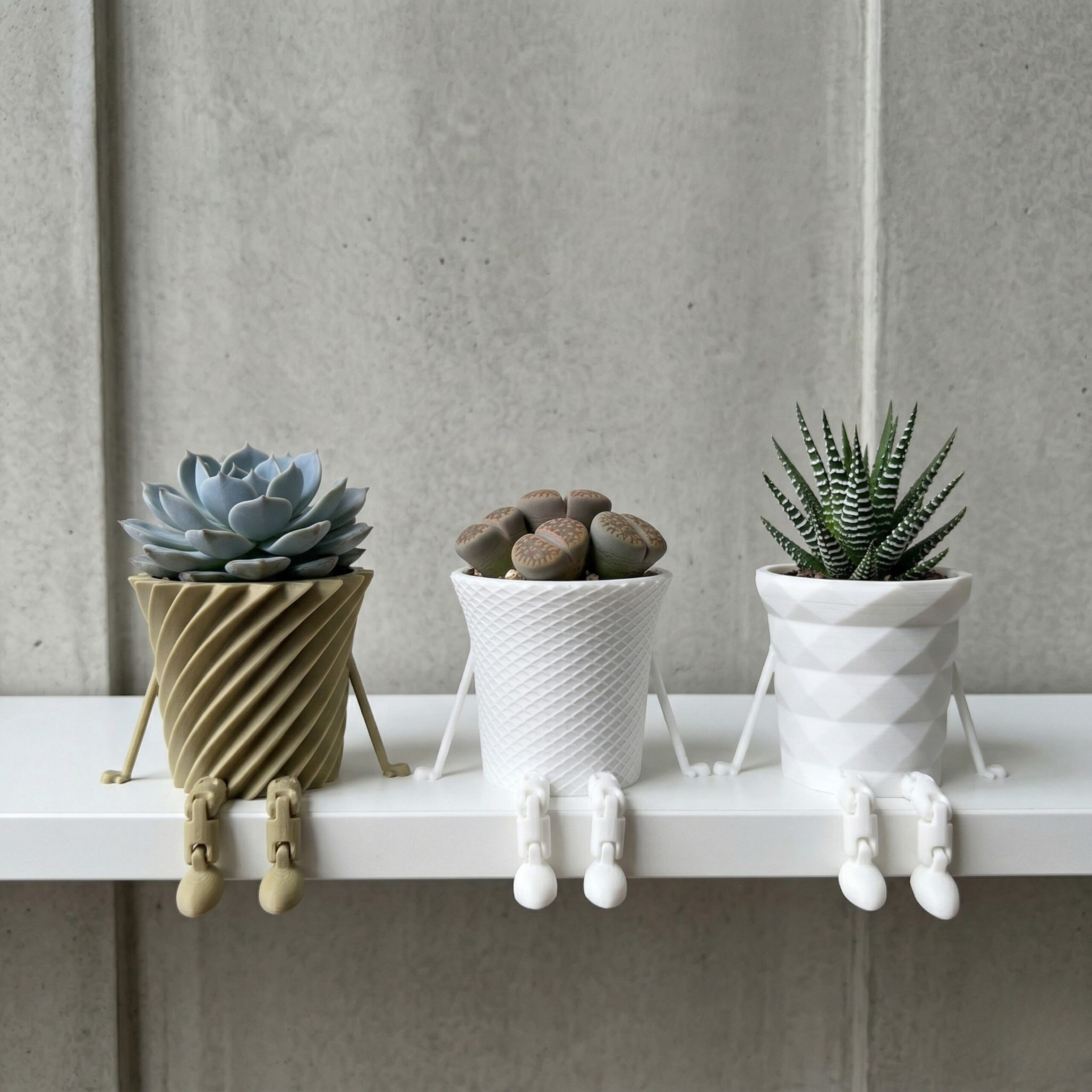Mini Cactus Family Flowerpot - 3D Printed Cute Planters with Articulated Legs, Decorative Tabletop Succulent Pots for Home, Office & Desk Decor
