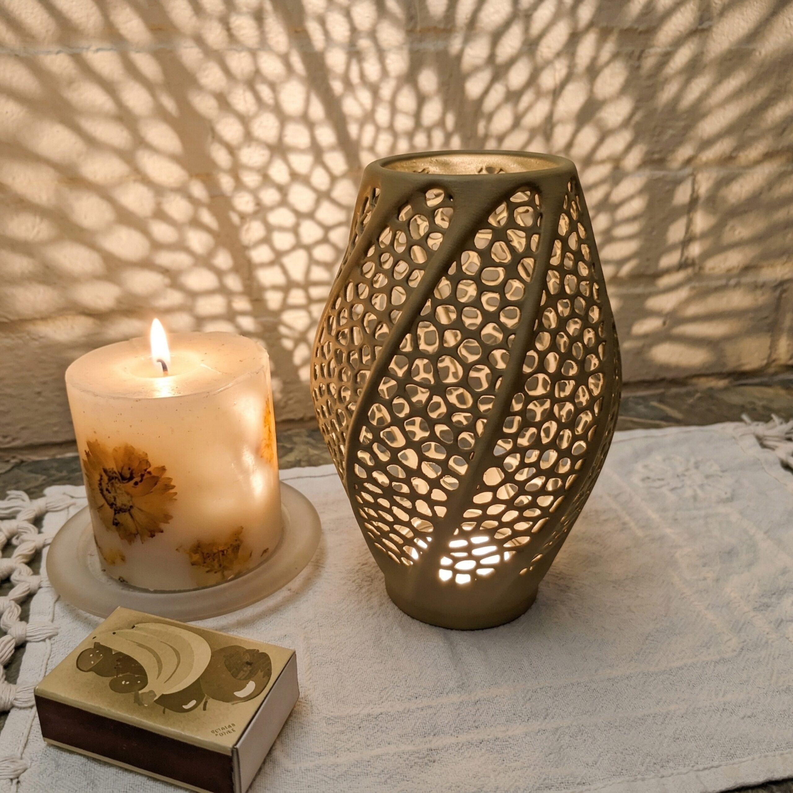 Voronoi 'Poops' Lamp - 3D Printed Geometric Decorative Table Lamp, Unique Waste Filament Display, Modern Night Light for Home & Office Decor