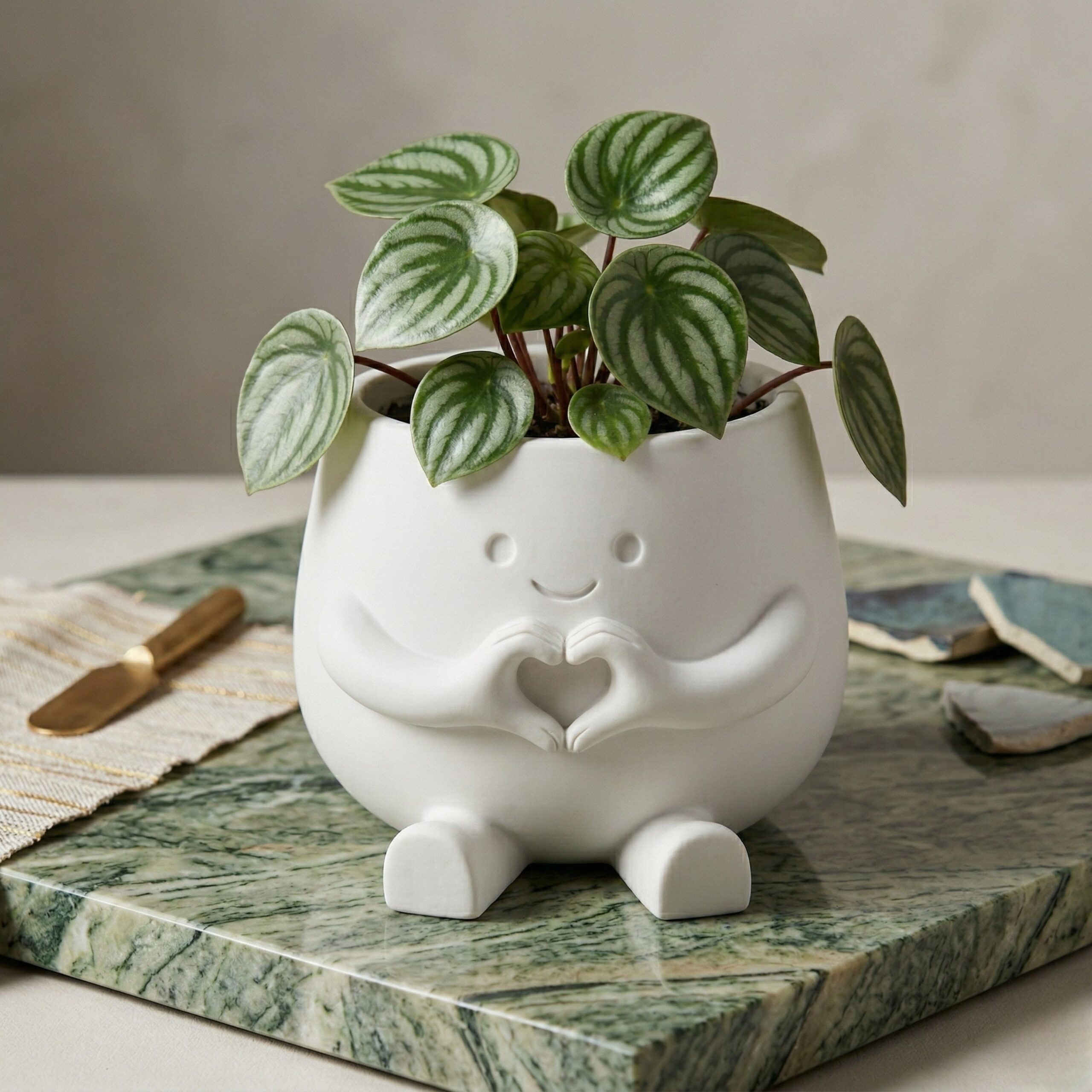 "Hearty" Pot - Cute Heart-Hands Decor | 3D Printed Mini Planter, Pen Holder & Adorable Desk Accessory for Home and Office
